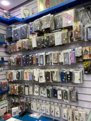 بضاعة واكسسوارات محل جوالات