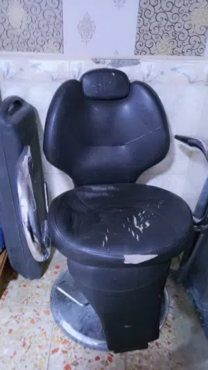 كراسي حلاقه وميز جام