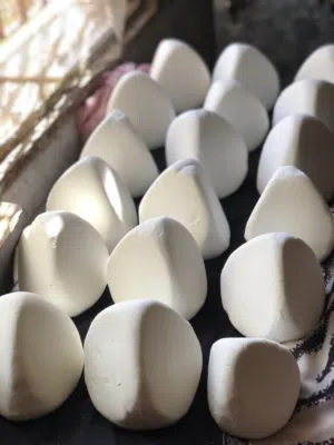 لبن بلدي  ولبن جامد  مشغول بحرفية وايدي ماهرة