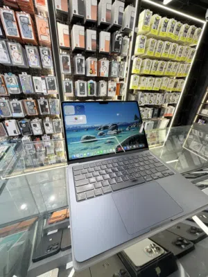 MacBook air m3 8/256 13 inch // ماك بوك اير ام 3  8/256  13 انش