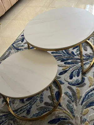 طاولتين بحجمين