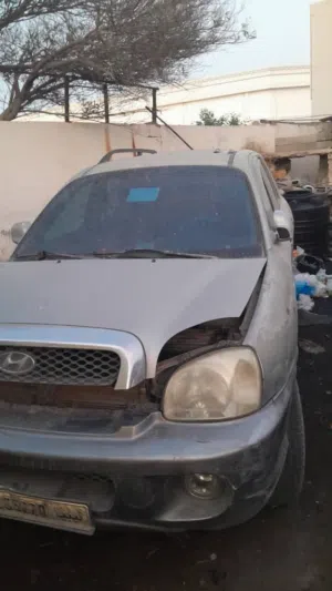 هونداي راس حمار محرك مضروب الباقي سليمة كيف ما موضحة فى الصورة