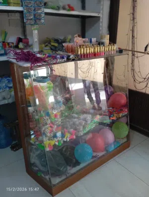 بترينا عرض بضاعه مقاسات ممتازه تصلح أن توضع بالواجهة الاماميه للمحل قابل للتفاوض