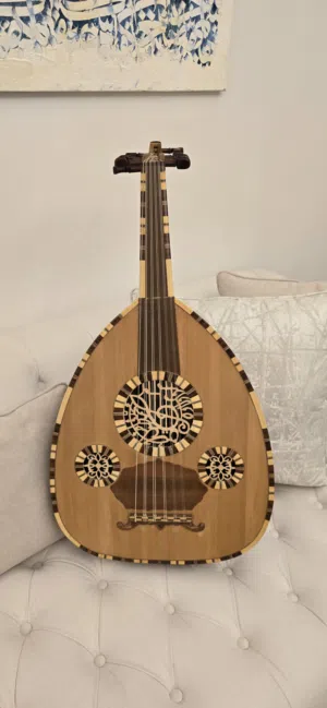 عود شرقي عراقي فاخر من صناعة الأسطورة محمد فاضل
