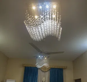 ثريات سقفيه