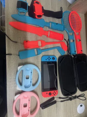 للبيع نينتندو سويتش بحاله ممتازة NINTENDO SWITCH for sale