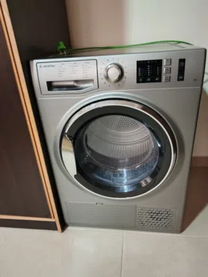 نشافة ملابس ارستون إيطالي HEAT PUMP