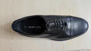 حذاء من ماركة barratts و ماركة faith للبيع