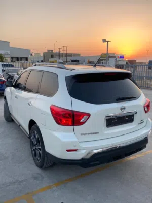 Used Nissan Pathfinder in Al Batinah