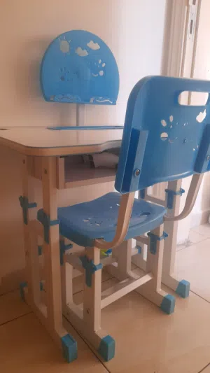 مكتب دراسة أطفال