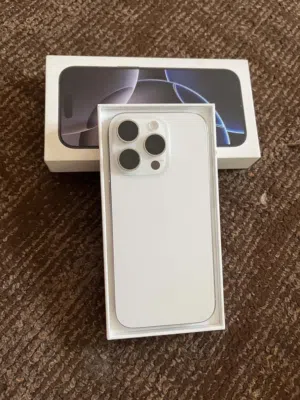 Apple iPhone 16 Pro 128 GB in Zarqa