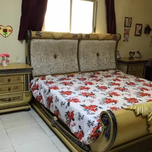 غرفة نوم كلاسيك كاملة بحالة ممتازة ونظيفة جداً للبيع