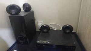 LG sound System 4 speakers and Basser