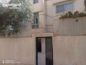 183 m2 5 Bedrooms Townhouse for Sale in Zarqa Al Souq
