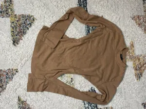 قطعه باللون البني