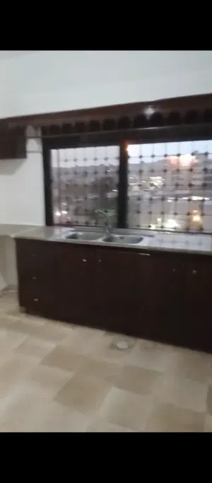 شقة فارغة للايجار في الرابية