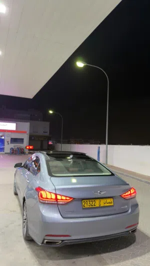 السيارة نظيفه وبيعة مستعجله