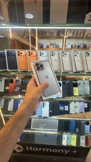 لقطة حقيقية لعشاق الجديد  للبيع Apple iPhone 16 Pro Max  256G   Battery Health 100%
