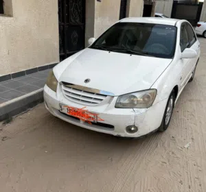Used Kia Spectra in Tripoli