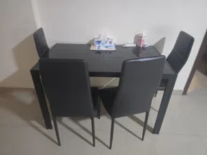 4 seater Dining table for sale