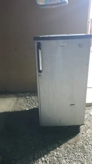 ثلاجات لي بيع