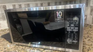 للبيع ميكرويف سامسونج سعة 40 لتر  – حالة ممتازة جدًا حجم كبير