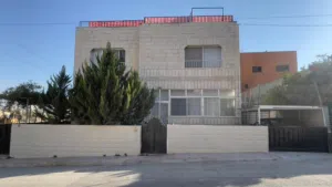 320 m2 3 Bedrooms Townhouse for Sale in Madaba Madaba Center