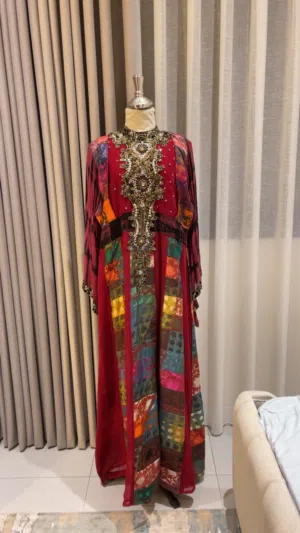 جلابية احمر ومشجرة