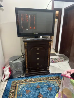 غرفه مفروشه في السالميه قطعه 12 خلف ابوالعبد للايجار المؤقت 5 اشهر داخل شقه نظيفه مؤسسه بالكامل