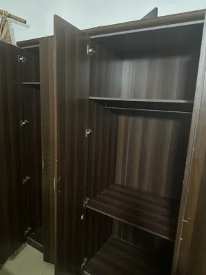 دولاب + كنبه بسعر 15 دينار
