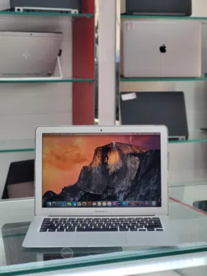 macbook Air i7 8gb Ram model A1466 macos slim Orignal charger and bag delivery available oman Ghubra