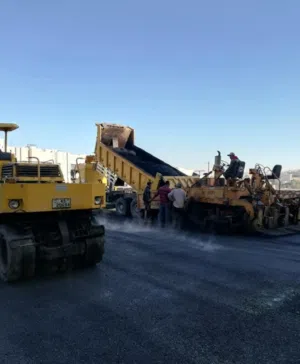 تزفيت ساحات وعزل اسطح ،ورلات ساخنه ونقل طمم بأفضل الأسعار والجودة