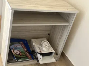طاوله للبيع بسعر مغري