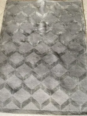 Grey carpet medium size good for living room and bedroom سجادة رمادية