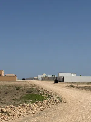 ارض سكنية في عدونب بجانب إستراحة النخيل صلالة محافظة ظفار