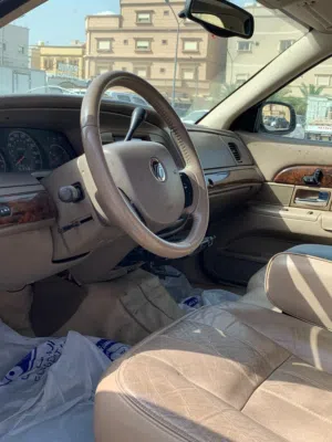 للبيع فورد جراند ماركيز 2005 ls مجدد خارجي 2012