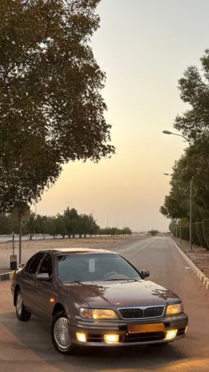 نيسان مكسيما