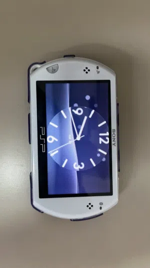 PSP go للبيع شبه جديده