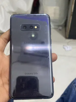 Samsung Galaxy S10e 128 GB in Aden