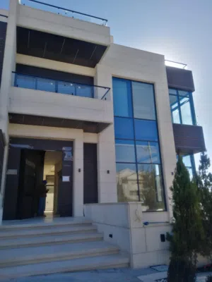 REF:13789 - فيلا فاخرة للبيع – عبدون