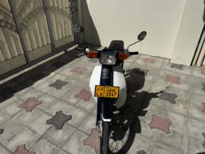 للبيع دراج هوندا 90ccنضيف جدا 400ریال قابل