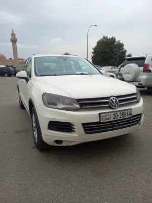 Volkswagen . Touareg . 2011 . Used4