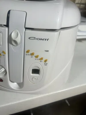 قلاية كهربائية Conti 1800W للبيع بحاله شبه جديده