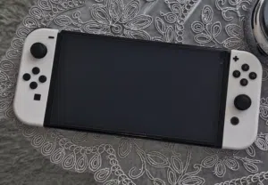 Nintendo SwitchTM - OLED Model White set/ 7.0" OLED touch screen 5.5" LCD. نينتيندو سويتش اولد بيضاء