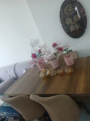 طاوله طعام خشب ب 6 كراسي للبيع