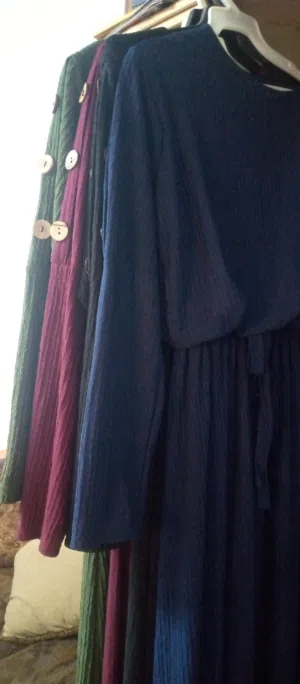 فساتين منوعة شبه جديدة للبيع