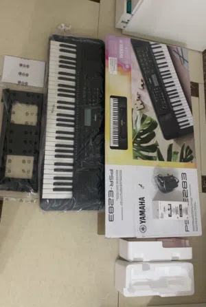 ياماها PSR-E283 كيبورد بيانو مع شاحن ياماها Yamaha PSR-E283 Piano Keyboard - with Box