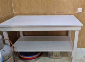طاولة خشبية كبيرة متعددة الاستخدامات للبيع بحالة ممتازة /استعمال خفيف جدا (شهرين فقط)