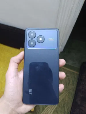 هاتف زي تي إي جديد أسود بسعة 64 جيجابايت - هاتف من فئة أخرى 12 رام