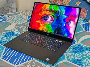Dell . Windows . 15.6"3